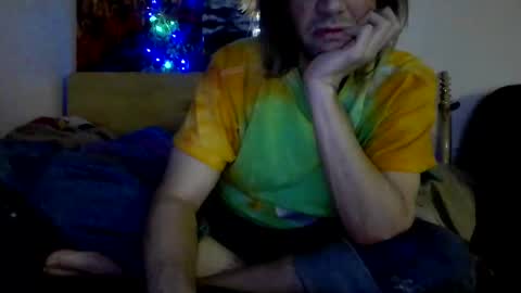 Snapshot of horny_hippie420 chatting on 11-17-25, 03:12 Horny Rockstar420 online show from 11-17-25, 03:12