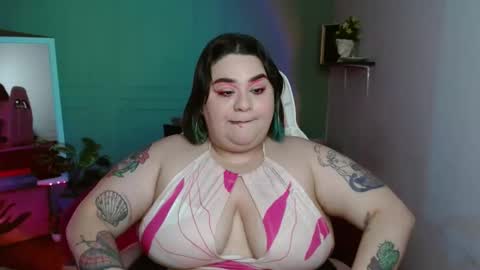 Snapshot of horny_neighbors_ chatting on 01-10-25, 09:02 onlyTiffany I broke up with frank 10 days ago online show from 01-10-25, 09:02