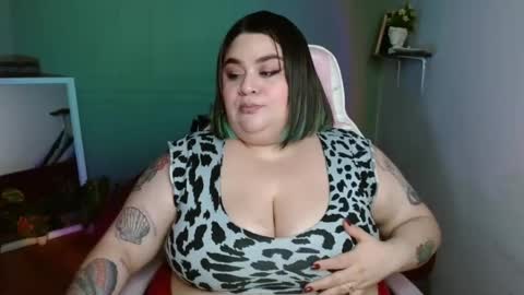 Snapshot of horny_neighbors_ chatting on 02-02-25, 05:21 onlyTiffany I broke up with frank 10 days ago online show from 02-02-25, 05:21