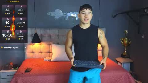 horny_nick18 online show from 10-22-25, 09:20