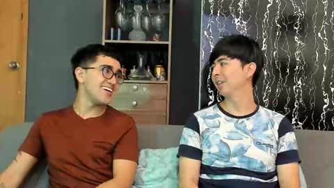 Snapshot of horny_twinks_guys chatting on 01-18-26, 03:38 Alex and Camilo online show from 01-18-26, 03:38