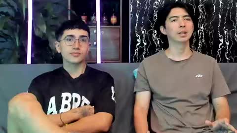 Snapshot of horny_twinks_guys chatting on 07-14-26, 02:45 Alex and Camilo online show from 07-14-26, 02:45
