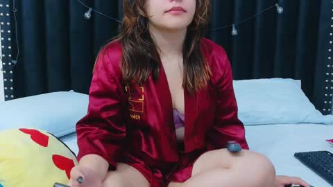 Khloe  online show from 10-25-25, 12:23