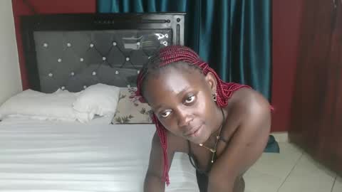 Snapshot of hornybella4 chatting on 02-10-25, 03:57 Bella online show from 02-10-25, 03:57