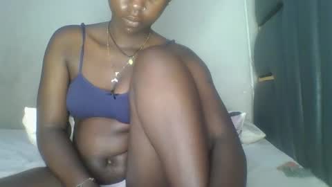 Snapshot of hornybella84 chatting on 05-24-26, 06:07 Bella online show from 05-24-26, 06:07
