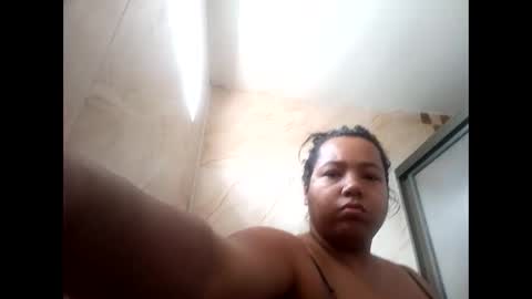 Snapshot of hornyboobs18 chatting on 09-14-25, 03:33 karen online show from 09-14-25, 03:33