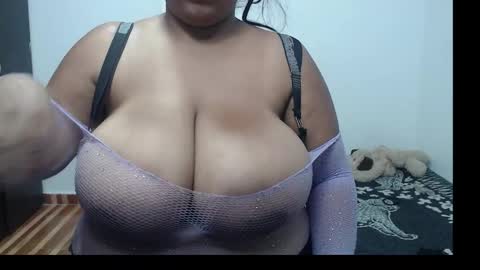 Snapshot of hornyboobs18 chatting on 10-03-25, 02:19 karen online show from 10-03-25, 02:19