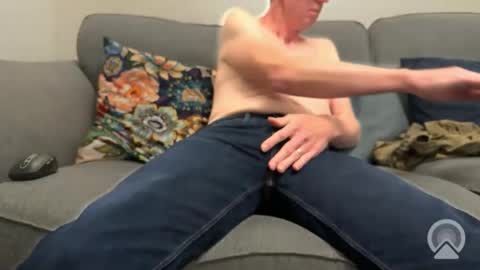 Snapshot of hornygeekm chatting on 09-10-25, 10:10 Horny Geek online show from 09-10-25, 10:10