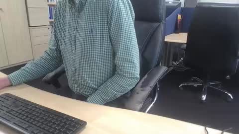 Snapshot of hornygeekm chatting on 03-20-26, 03:50 Horny Geek online show from 03-20-26, 03:50