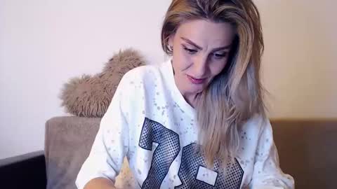 AshlineKatte online show from 05-11-26, 12:22