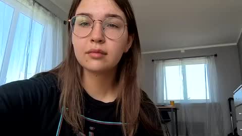 Snapshot of hornykitty_x chatting on 07-10-26, 09:12 Alisa and Mike online show from 07-10-26, 09:12