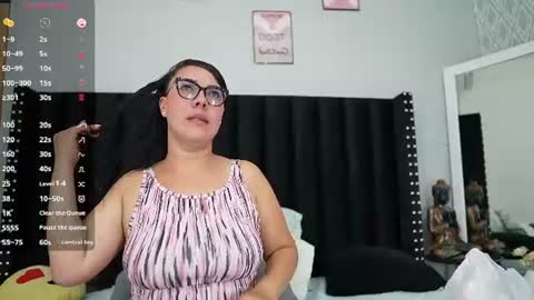 Snapshot of hornylatimommy chatting on 06-29-26, 08:31 Natasha online show from 06-29-26, 08:31