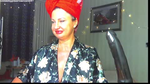 Snapshot of hornymommy69_ chatting on 01-12-25, 03:03 Monica online show from 01-12-25, 03:03