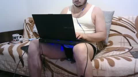 Snapshot of hornymonkey991 chatting on 06-11-26, 01:38 hornymonkey991 online show from 06-11-26, 01:38