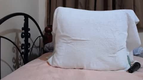 Tyla online show from 12-22-24, 03:11