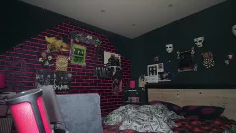 Snapshot of horror_circus chatting on 05-16-26, 02:30 Messalina Horror online show from 05-16-26, 02:30