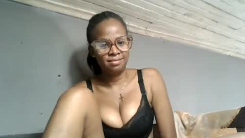 Snapshot of hortansiaa chatting on 06-17-26, 10:43 Hortansiaa online show from 06-17-26, 10:43