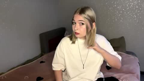 Snapshot of hortenciarecore chatting on 03-08-26, 03:05 Lola online show from 03-08-26, 03:05