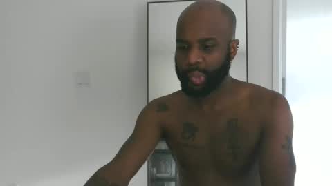 Snapshot of horus00 chatting on 01-07-25, 01:46 Horus00 online show from 01-07-25, 01:46