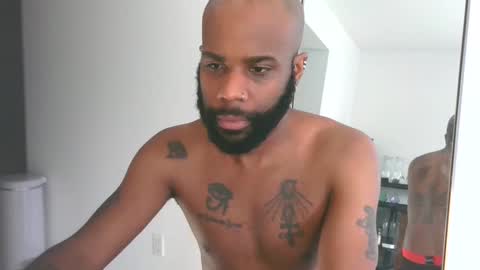 Snapshot of horus00 chatting on 01-21-25, 01:32 Horus00 online show from 01-21-25, 01:32