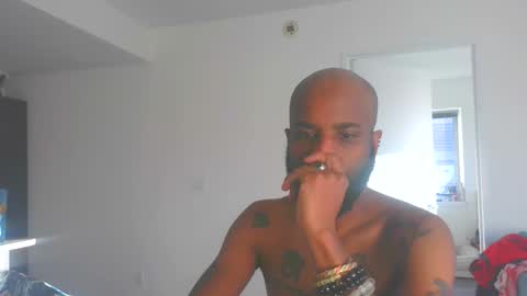 Snapshot of horus00 chatting on 11-29-25, 12:52 Horus00 online show from 11-29-25, 12:52