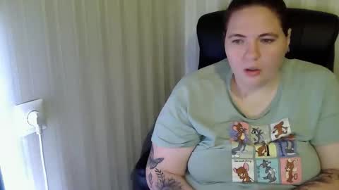 Snapshot of hot2panthers chatting on 11-19-25, 05:35 hot2panthers online show from 11-19-25, 05:35