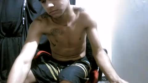 Snapshot of hot__mechanic chatting on 07-12-26, 01:35 hot__mechanic online show from 07-12-26, 01:35
