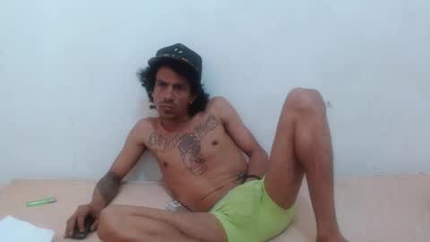 Snapshot of hot_and_complacent chatting on 01-02-25, 02:35 Private open online show from 01-02-25, 02:35