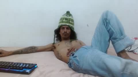 Snapshot of hot_and_complacent chatting on 01-06-25, 01:09 Private open online show from 01-06-25, 01:09