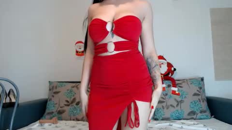 Snapshot of hot_angel94 chatting on 12-22-25, 08:17 Sarah online show from 12-22-25, 08:17