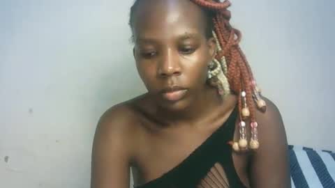 Snapshot of hot_berry2003 chatting on 01-19-25, 10:28 Millie online show from 01-19-25, 10:28