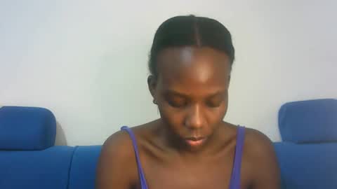 Snapshot of hot_berry2003 chatting on 02-10-25, 06:09 Millie online show from 02-10-25, 06:09