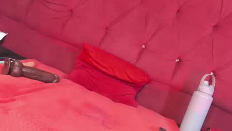 Snapshot of hot_boobiesbitch chatting on 11-23-25, 05:51 hot_boobiesbitch online show from 11-23-25, 05:51