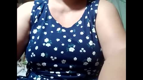 hot_boobs21 online show from 01-07-25, 09:57