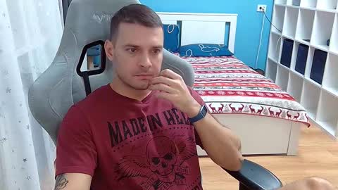 hot_cap_77 online show from 12-18-25, 05:41