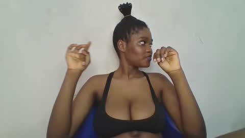Snapshot of hot_choccoolate chatting on 05-12-26, 11:02 Zarah online show from 05-12-26, 11:02