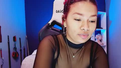 Snapshot of hot_chocolate_4u chatting on 12-20-25, 12:23 hot chocolate 4u online show from 12-20-25, 12:23