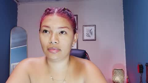 Snapshot of hot_chocolate_4u chatting on 02-11-26, 12:32 hot chocolate 4u online show from 02-11-26, 12:32