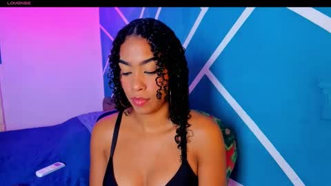 Snapshot of hot_couple07_ chatting on 09-10-25, 04:23 Hot Couple online show from 09-10-25, 04:23