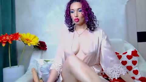 Snapshot of hot_darina chatting on 05-29-26, 04:43 Darina online show from 05-29-26, 04:43
