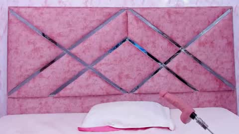 Snapshot of hot_emiily chatting on 10-03-25, 11:29 Emily online show from 10-03-25, 11:29