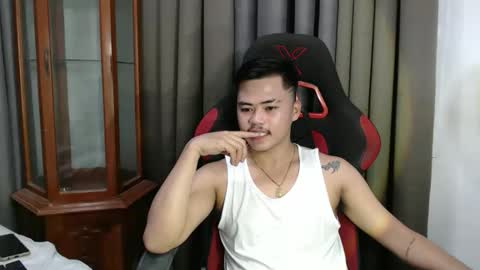 hot_emmanuel online show from 10-23-25, 04:34