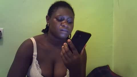 Snapshot of hot_girlly chatting on 11-10-25, 06:29 hot_girlly online show from 11-10-25, 06:29