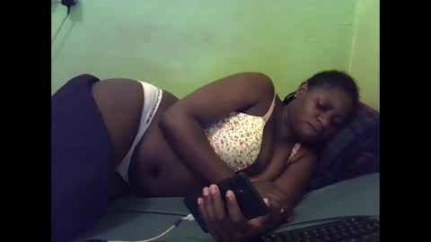 Snapshot of hot_girlly chatting on 11-13-25, 02:10 hot_girlly online show from 11-13-25, 02:10