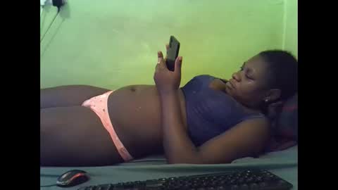 Snapshot of hot_girlly chatting on 11-13-25, 02:38 hot_girlly online show from 11-13-25, 02:38