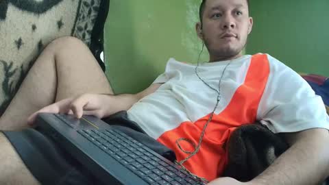 Snapshot of hot_guy36 chatting on 11-19-25, 05:35 hot_guy36 online show from 11-19-25, 05:35