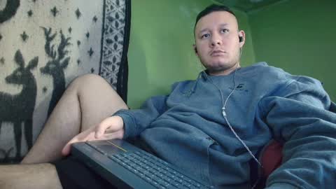 hot_guy36 online show from 04-03-26, 03:21