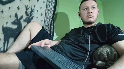 hot_guy36 online show from 04-05-26, 03:53