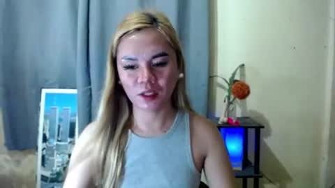 Snapshot of hot_jessyxoxo chatting on 06-03-26, 06:13 Jessy online show from 06-03-26, 06:13