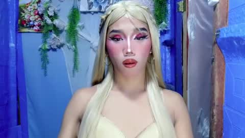 Snapshot of hot_khianna chatting on 04-22-26, 09:27 Khianna online show from 04-22-26, 09:27